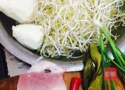 绿豆芽炒笋的做法图解1