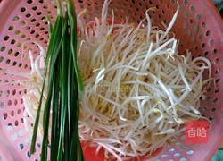 清炒绿豆芽韭菜的做法图解1
