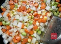 五彩肉肠丁的做法图解2