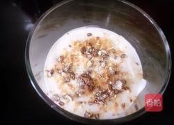  圣女果香蕉炒酸奶的做法图解4