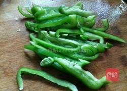 青椒炒银芽的做法图解1