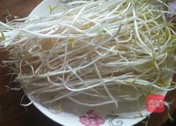 青椒炒银芽的做法图解2