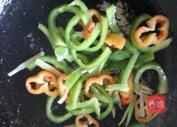 双椒火腿炒鸡蛋的做法图解4