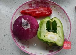 彩椒洋葱炒鱿鱼的做法图解1