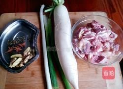 白萝卜炖牛腩的做法图解1