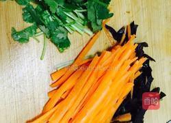 凉拌绿豆芽的做法图解2