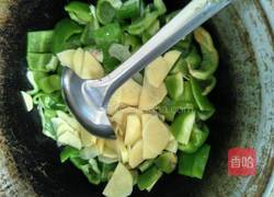 土豆炒辣椒的做法图解3