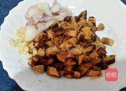 冬菇馬蹄炒毛豆的做法图解2
