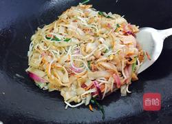 肉丝蔬菜炒粿条的做法图解7