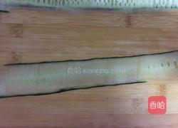 响油黄瓜卷的做法图解2