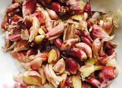 炒大红菌的做法图解3