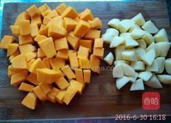 南瓜土豆炖牛肉的做法图解1