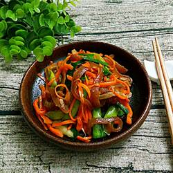 猪皮炒胡萝卜的做法[图]