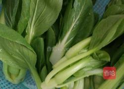 红烧肉浇小油菜的做法图解1