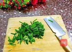 豆芽韭菜炒虾仁的做法图解3