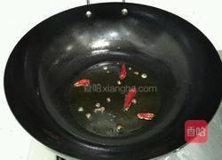 炝炒绿豆芽的做法图解2