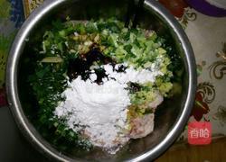 炸肉丸子的做法图解3