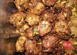 炸肉丸子的做法图解7