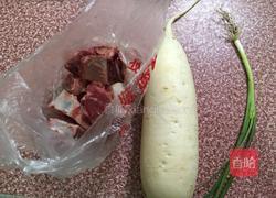 排骨炖白萝卜汤的做法图解1