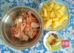 土豆炖鸡腿的做法图解1
