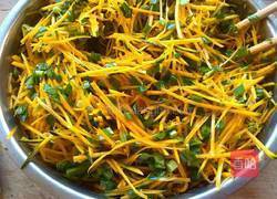 韭菜南瓜卷的做法图解5