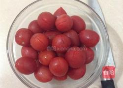 桂花蜜汁圣女果的做法图解1