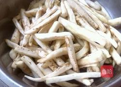 青椒西红柿炒茄子的做法图解1