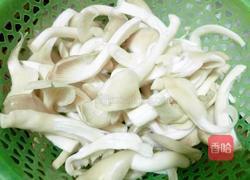 袖珍菇炒肉末的做法图解1