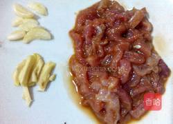 卷心菜炒肉的做法图解2