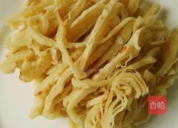 卷心菜炒饼的做法图解1