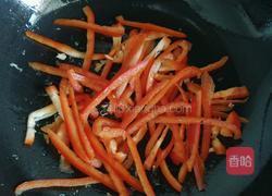 红彩椒炒胡椒鸡丝的做法图解5