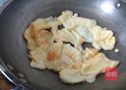 圣女果炒鸡蛋的做法图解3
