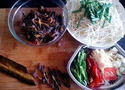 绿豆芽炒鳝鱼丝的做法图解4