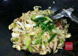 卷心菜炒扣肉的做法图解9