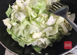 蚝油手撕卷心菜的做法图解2