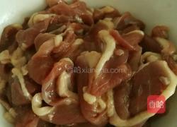 酱爆鸭片的做法图解1