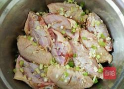 蒜香鸡中翅的做法图解1