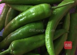 虎皮辣椒的做法图解1