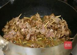 牙签牛肉的做法图解2