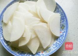 白萝卜排骨汤的做法图解2