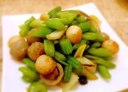 海鲜丸子炒芹菜