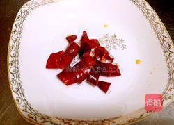 海鲜丸子炒芹菜的做法图解3