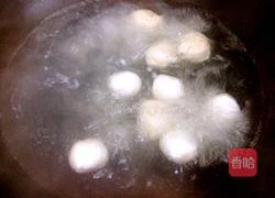 海鲜丸子炒芹菜的做法图解4