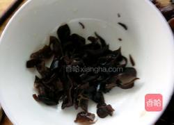 木耳炒肉的做法图解2