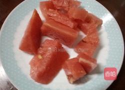 榨西瓜柠檬汁的做法图解2