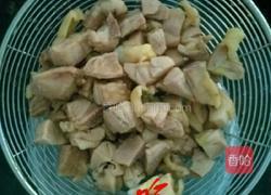 香菇炒鸡的做法图解3