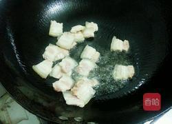 手撕卷心菜炒五花肉的做法图解4