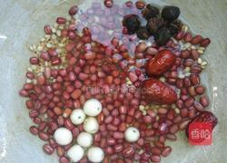 桂圆莲子红豆粥的做法图解3