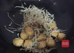 绿豆芽炒炸豆腐的做法图解6