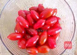 圣女果炒鸡蛋的做法图解2